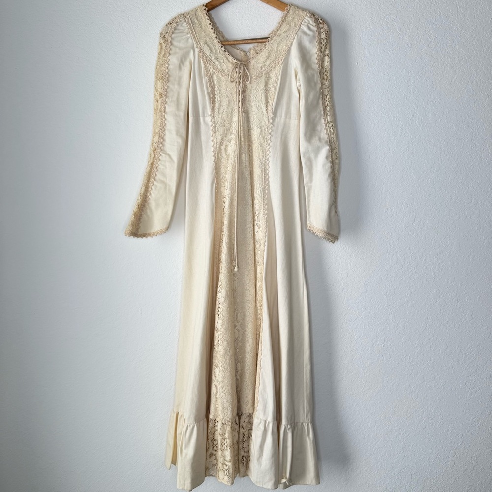Vintage 70s Gunne Sax Lace Peasant Dress